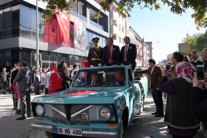 Gürsu’da Cumhuriyet Bayramı: Atlı kortejden çiftetelliye, renkli bir gün!