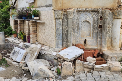Roma dönemi mermer çeşme tahrip edildi