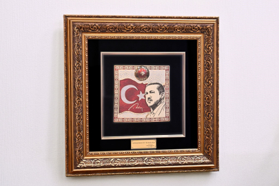 MHP Genel Başkanı Bahçeli'den Cumhurbaşkanı Erdoğan'a hediye