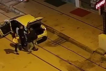 Bursa'da bir kadına şiddet olayı daha! Kadını yerde sürükledi...