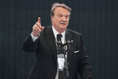 Beşiktaş'ta Hasan Arat ve yönetimi ibra edilmedi