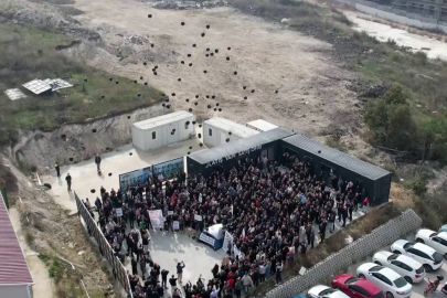 Mağdurlar gökyüzüne siyah balon bıraktı