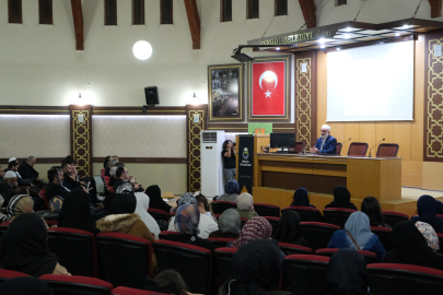 Aile okulunda “Tesettür ve mahremiyet” konusu işlendi