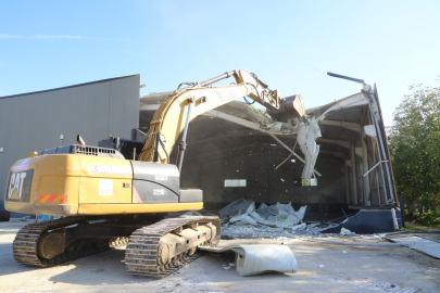 Nilüfer’de imara aykırı iki yapı yıkıldı