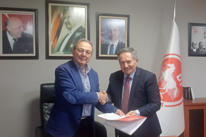 Demokrat Parti Bursa'da yeni dönem! Yeni İl Başkanı Ali Kamil Goral oldu