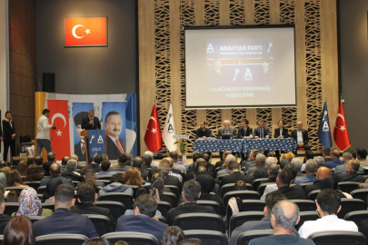 Anahtar Parti'den Karacabey'de hodri meydan! Salona sığmayan kongre