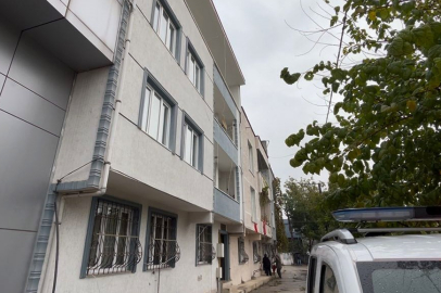 Camdan düşen talihsiz adam ağır yaralandı