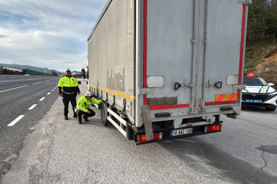 Kış lastiği olmayana Bolu Dağı'ndan geçit yok