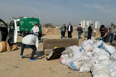 Kan donduran cinayet: Öldürüp tuzlayıp halıya sarıp çekyatla atmışlar