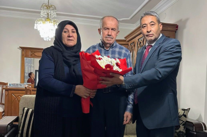 Şehit Serdar Uslu'nun öğretmen babasına anlamlı ziyaret