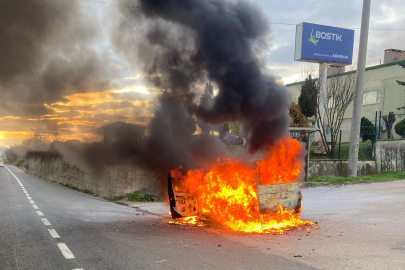Otomobil, patlayarak alev topuna döndü