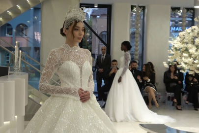 Bursa’da ışıltılı gece: 26 koleksiyon 15 mankenle görkemli defile