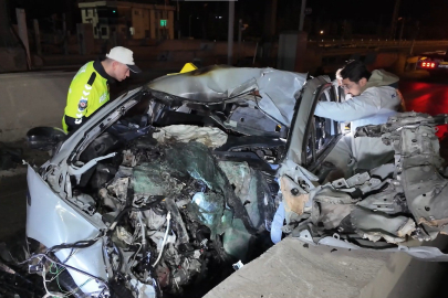 Kontrolden çıkan otomobil gişelere çarptı! Sürücü hayatını kaybetti