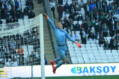 Bursaspor’un genç kalecisi güvenini bir kez daha gösterdi