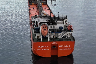 Karadeniz'de saldırıya uğrayan 'MIDVOLGA-2' isimli gemi Sinop'a ulaştı