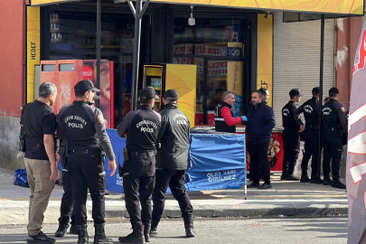 Güpegündüz vahşet! Önce anne oğulu ardından büfeciyi öldürdü