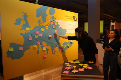 ‘Kimlik’ sergisi ziyarete açıldı