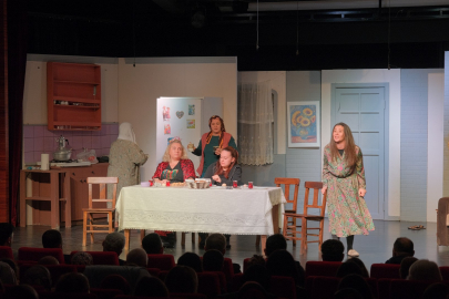 Kadın Sığınağı gala gösterimiyle sahneyle buluştu