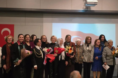 29 Ekim Kadınları: "Türk Kadını o hakkı dişiyle tırnağıyla aldı, kimse bizi susturamaz!"