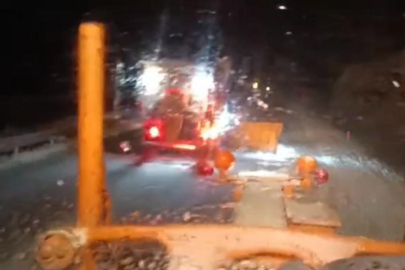 Antalya'da mevsimin ilk karı yağdı! Karayolu beyaza büründü