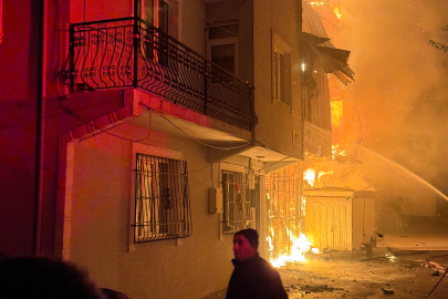 Kahreden detay! Bursa'da iki binayı saran yangın, Şehit Polis İlyas Kaygusuz'un babasının evinden çıktı