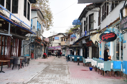 Bursa'nın cazibe merkezi Arap Şükrü Sokağı'nda büyük temizlik: Eski ihtişamına dönüyor!