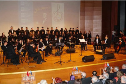 Zeki Müren 94 yaşında Bursa'da anıldı