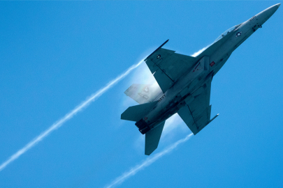 ABD medyası: "ABD'ye ait F-18 savaş uçakları, Venezuela hava sahasına girdi"