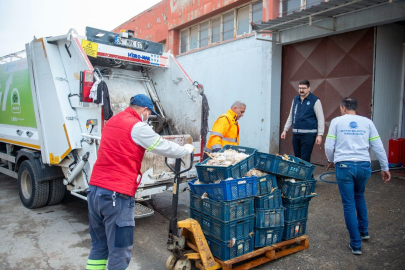 Akılalmaz manzara: Depodan 25 kasa kokmuş tavuk çıktı!