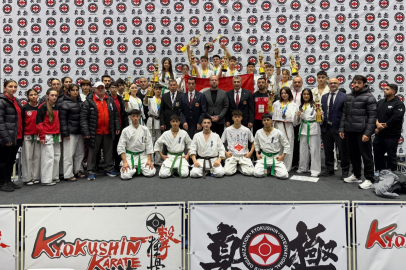 Avrupa’da Yıldırım rüzgarı