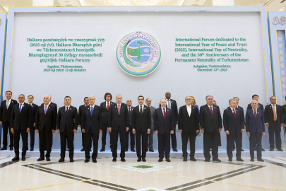 Erdoğan, Türkmenistan’da aile fotoğrafı çekimine katıldı