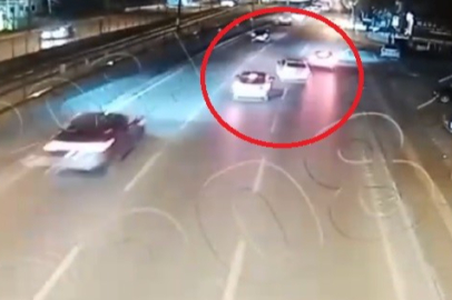 Ehliyetsiz genç, ağabeyinin otomobili ile makas atarken kaza yaptı