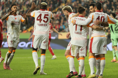 Galatasaray fırtınası! Antalyaspor karşısında ilk 15 dakikada 2-0 önde