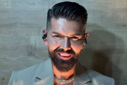 Ünlü şarkıcıya sahnede sürpriz: “Heralde” artık patentli