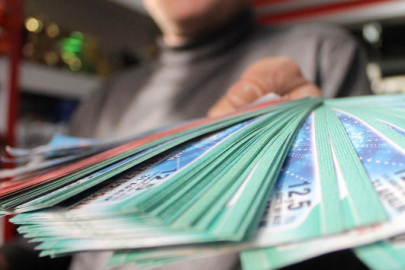 Cami avlusu, girişleri ve bahçesinde milli piyango biletleri ve diğer şans oyunlarının satışı yasaklandı