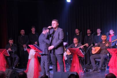 İnegöl Belediyesi THM Gençlik Korosundan kulakların pasını silen konser