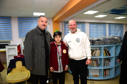 Osmangazi Belediyesi’nden çocukların içlerini ısıtan dayanışma