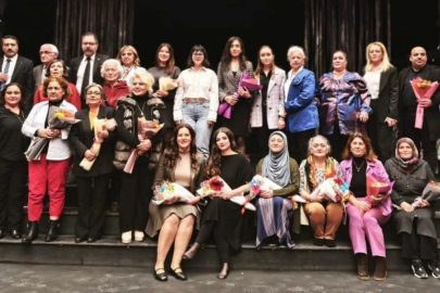 Bursa’da Kadınların sesi yükseldi: "Kadınlar Konuşursa" ayakta alkışlandı!