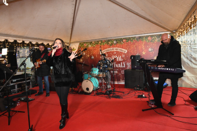 Osmangazi Meydanı’nda Yeni Yıl coşkusu Ecem Boyacı konseriyle ısındı