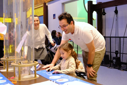 Bursa’da "En Uzunnn Gece" bilimle aydınlandı: GUHEM’den uzay yolculuğu