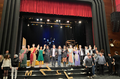 ‘Tomris: Bir Uyumsuz Öykü’, seyirciyle buluştu