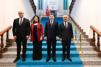 Bakan Tunç’tan ‘Terörsüz Türkiye’ mesajı: DEM Parti heyetiyle kritik zirve