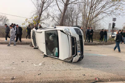 Kırmızı ışık ihlali kazaya neden oldu: İnegöl’de 7 yaralı