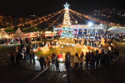 Bursa’da Yeni Yılın kalbi burada atıyor: 'Bursa Yeni Yıl Meydanı' coşkusu!