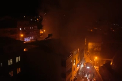 Bursa’da gece yarısı yangın paniği: Depoda akü alev aldı