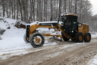 Osmangazi Belediyesi’nden kar mesaisi: Kapanan yollar anında açıldı