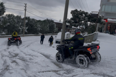 Bursa yeni yıla karla uyandı: ATV’yle işe gittiler, çocuklar sokaklara koştu