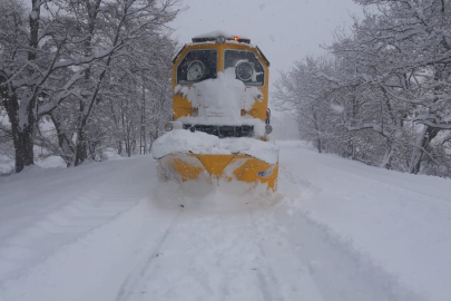 Yoğun kar yağışına rağmen tren seferleri kesintisiz...