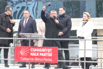 Özgür Özel’den Trump çıkışı: “Ya direneceğiz ya da herkesin tepesine binecek”