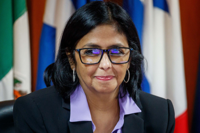 Venezuela’dan ABD’ye sert mesaj: “Tek devlet başkanı Maduro’dur”